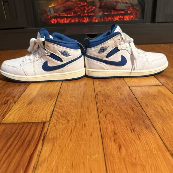 Never Warn Jordan 1 MID SE (PS) Size 3y White/industrial Blue-Sail - Picture 9 of 16
